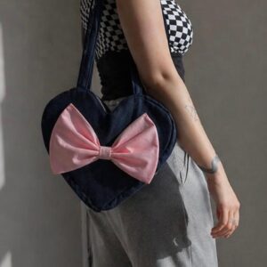 Herztasche mit Schleife